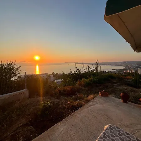 Sea View Apartment *