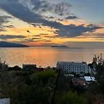 Sea View *